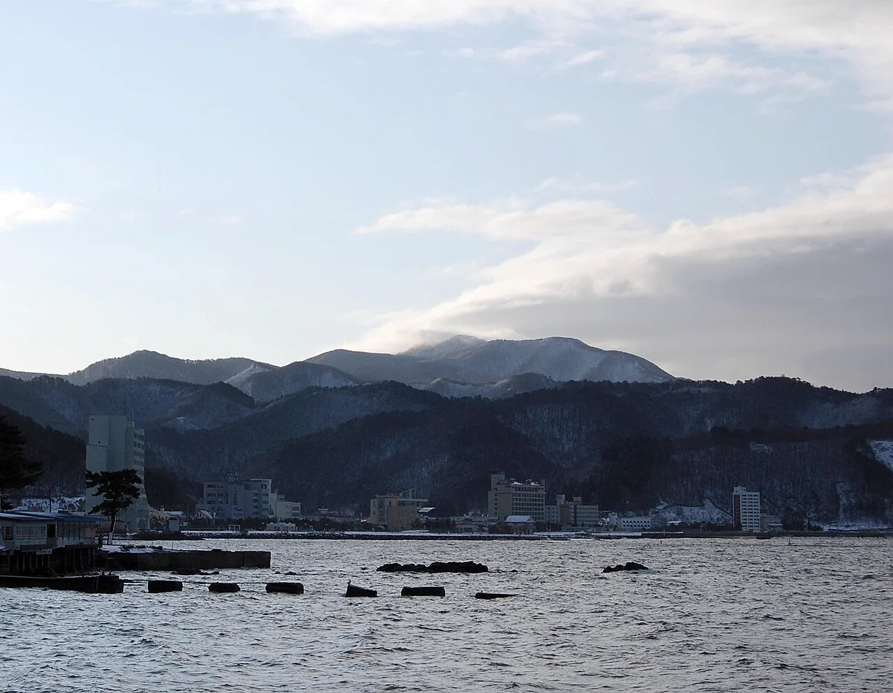 淺蟲溫泉海景旅館怎麼選？南部屋・海扇閣 vs 酒店秋田屋（ホテル秋田屋） 2026親子、私人包場湯與交通比較