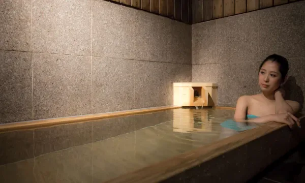 城崎溫泉站前溫泉街街景