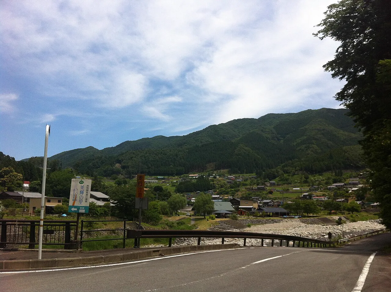 南飛驒馬瀨川溫泉美輝之里值得住嗎？17種浴場、32.2°C泉源與接送怎麼判斷