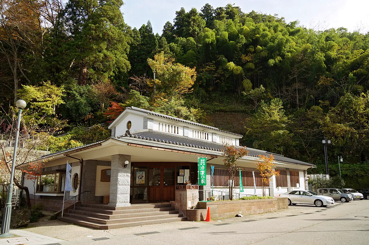 湯涌溫泉白鷺之湯值得去嗎?2026 金澤半日、巴士末班與玉泉湖閉門攻略