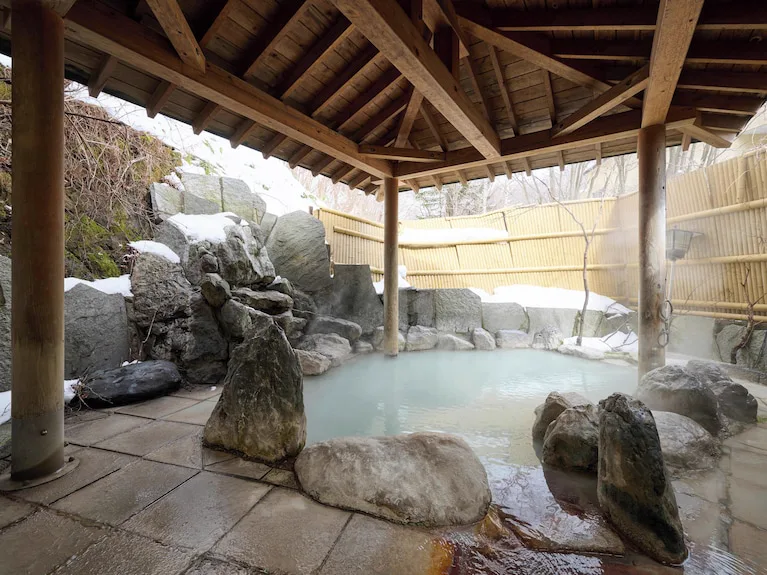 登別御宿清水屋值得住嗎?泉源掛流、房內用餐與男女交替露天浴池完整攻略