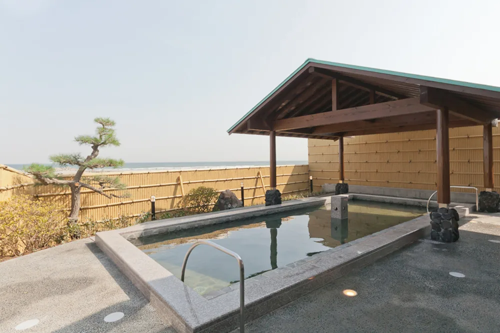 茨城縣大洗町｜日歸天然溫泉「茨城・大洗溫泉設施（潮騒の湯）」｜露天浴池・展望（レストラン）