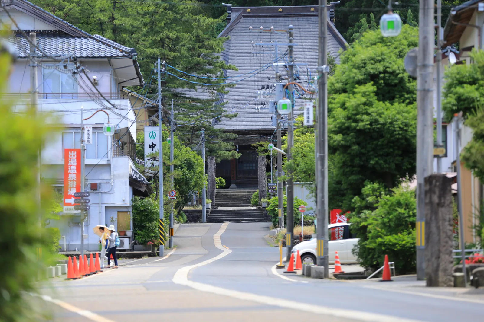 五頭溫泉鄉日歸怎麼選?2026 出湯 vs 村杉 vs 今板價格、湯溫、放射能泉與無車比較