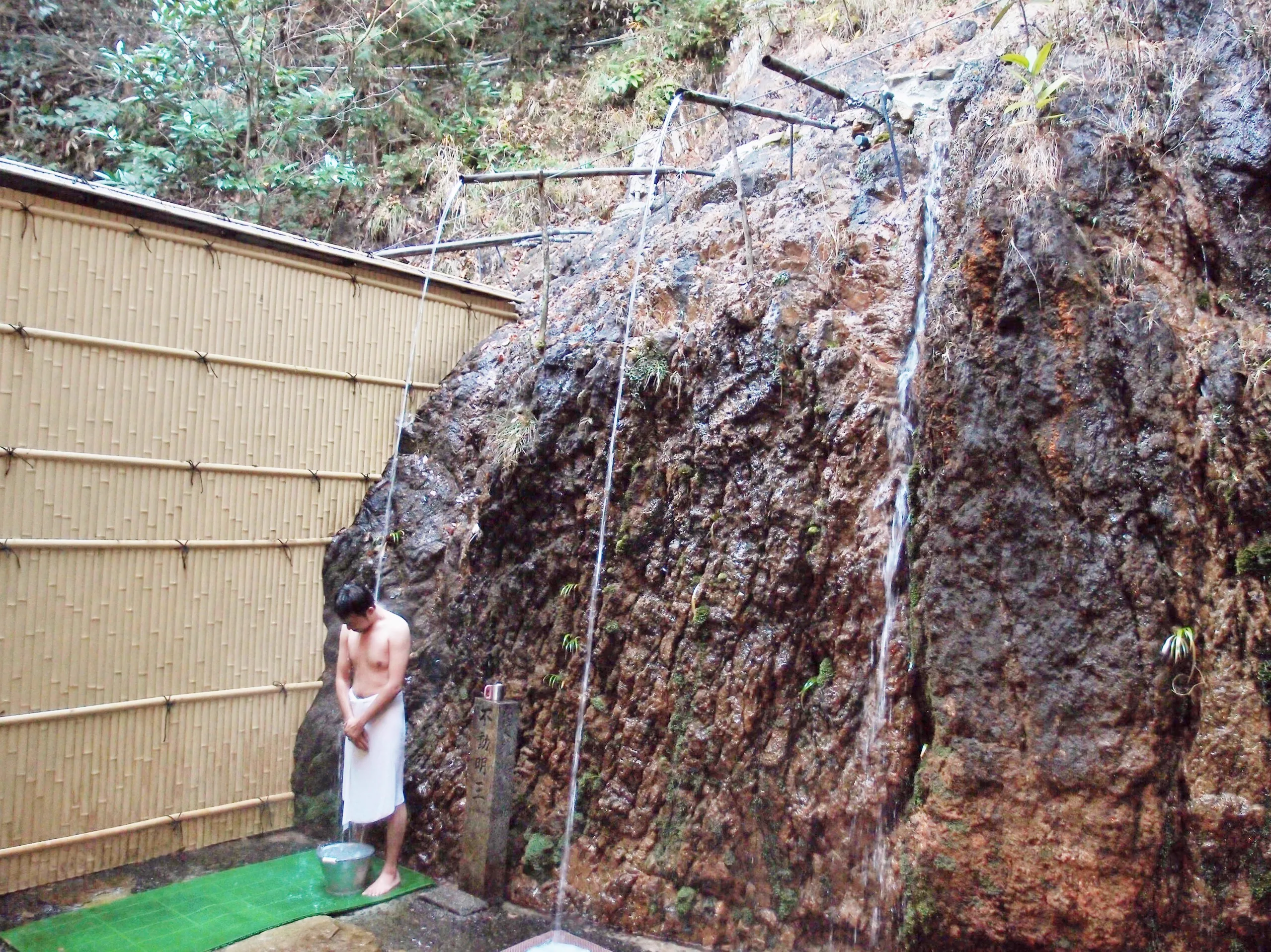 湯 山溫泉館(湯の山温泉館)實景與廣島冷礦泉選擇資料