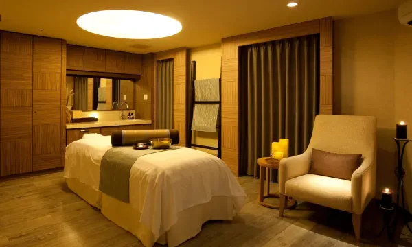 有馬 Grand Hotel 外觀與戶外泳池
