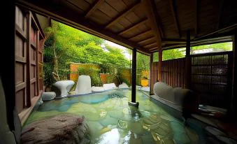 湯布院（ほてい）屋露天浴池