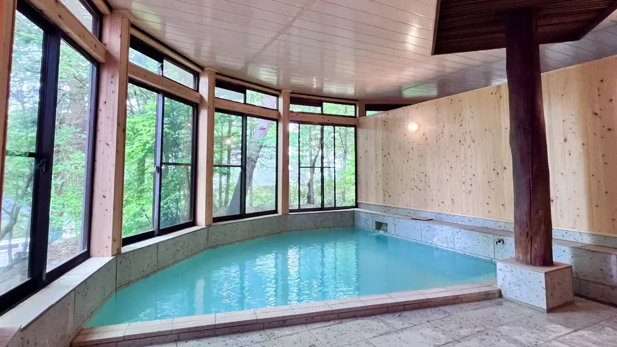 亀之井酒店 草津度假村值得住嗎？2025全館翻新、萬代礦掛流與三館湯巡怎麼選
