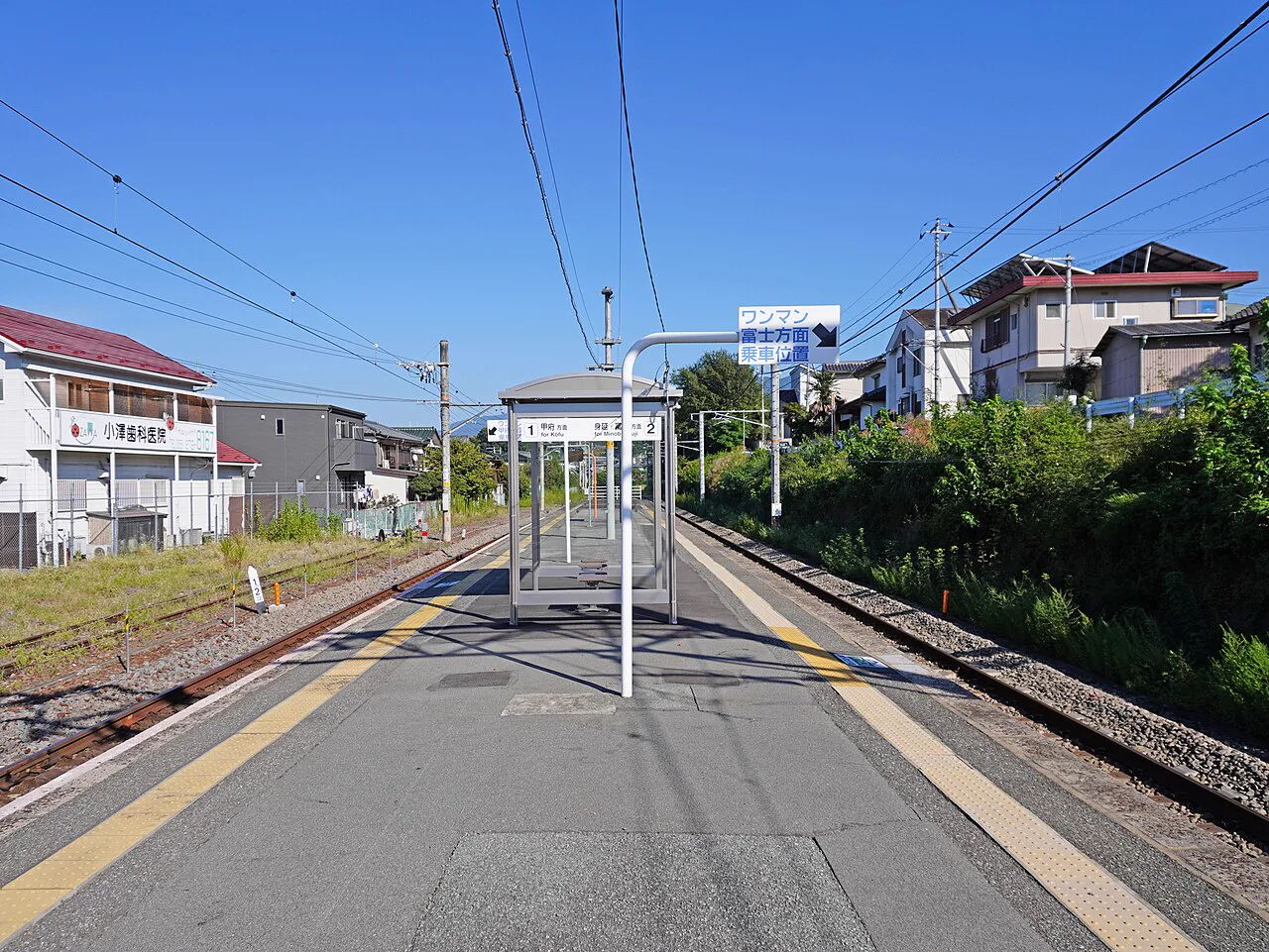 JR身延線甲斐上野站月台，現時前往（みたまの）湯不再有舊巡回巴士