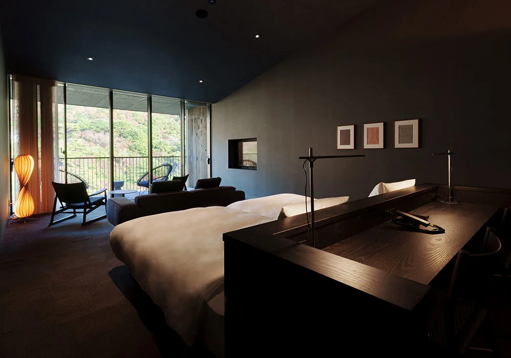 雲仙宮崎旅館 Premium Design Room,以大面窗、雙床與國立公園景觀為主
