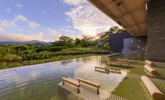 箱根蘆之湖花織大浴場與蘆之湖景觀