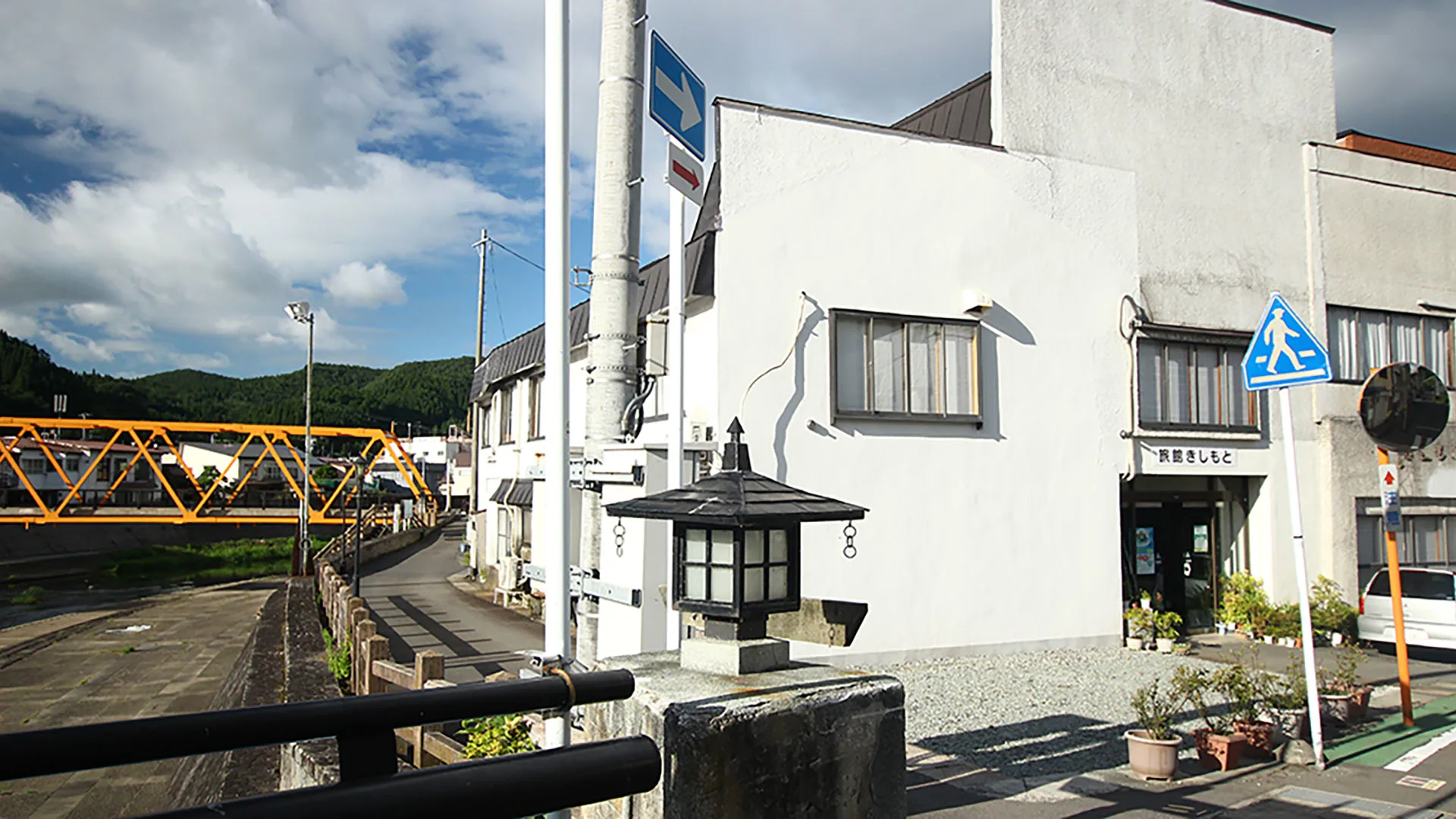 青森・大鰐溫泉街/平川沿(い)溫泉設施(旅館きしもと)值得住嗎?2026河畔部屋食、站近老旅館與價格攻略