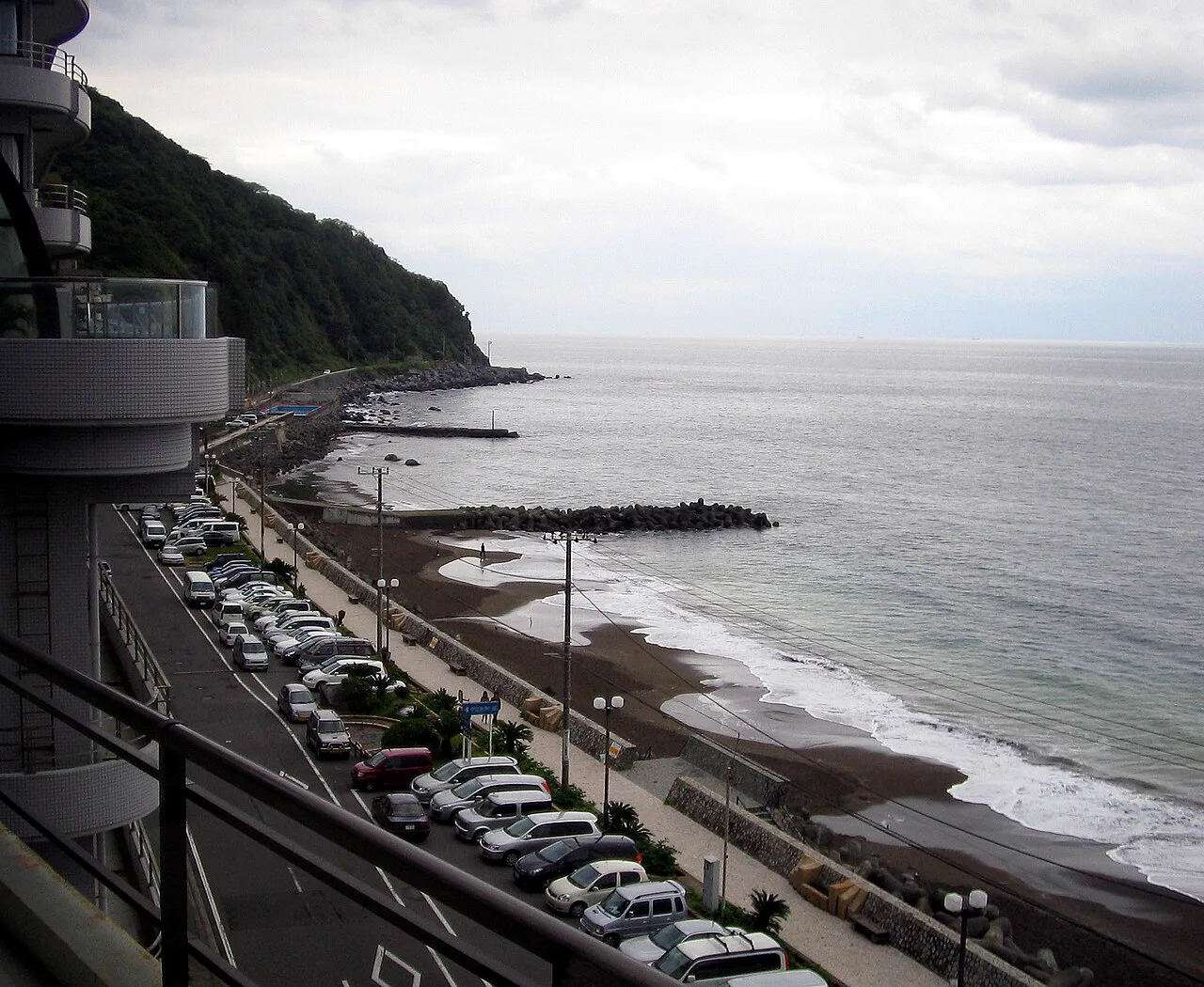 熱川Prince Hotel日歸溫泉值得去嗎？2026 12浴池、99.4°C自家泉源、天空露天與高磯之湯閉館提醒