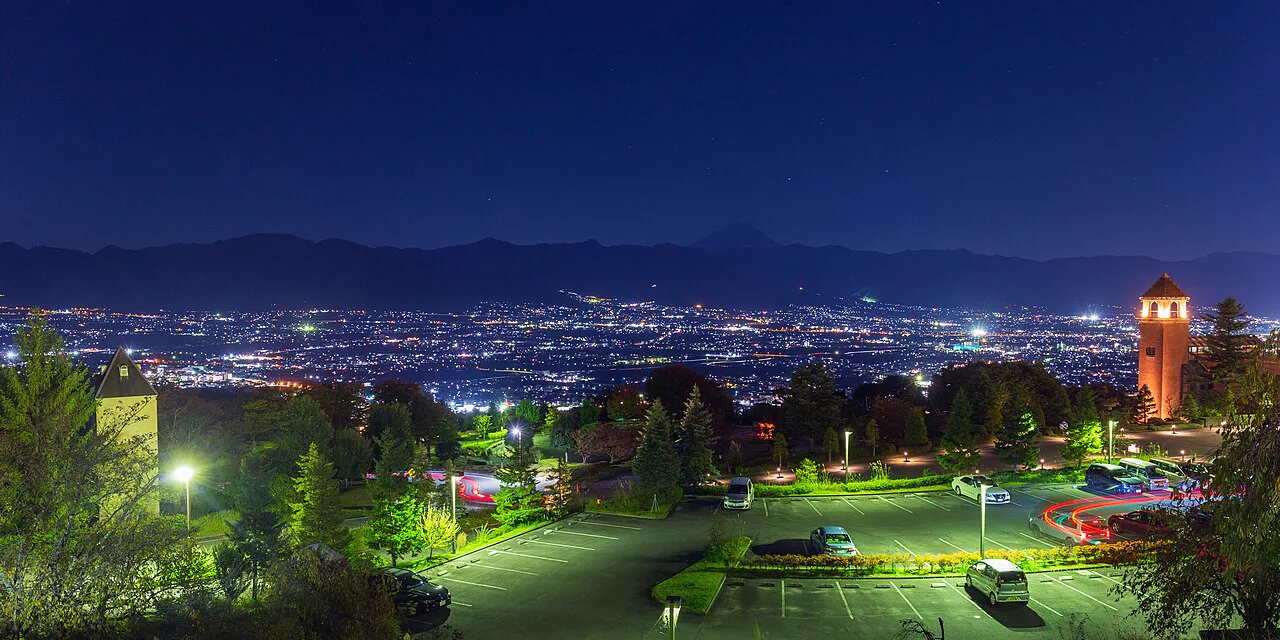 山梨（みたまの）湯攻略｜2026 夜景、展望桑拿、無車交通與紋身限制