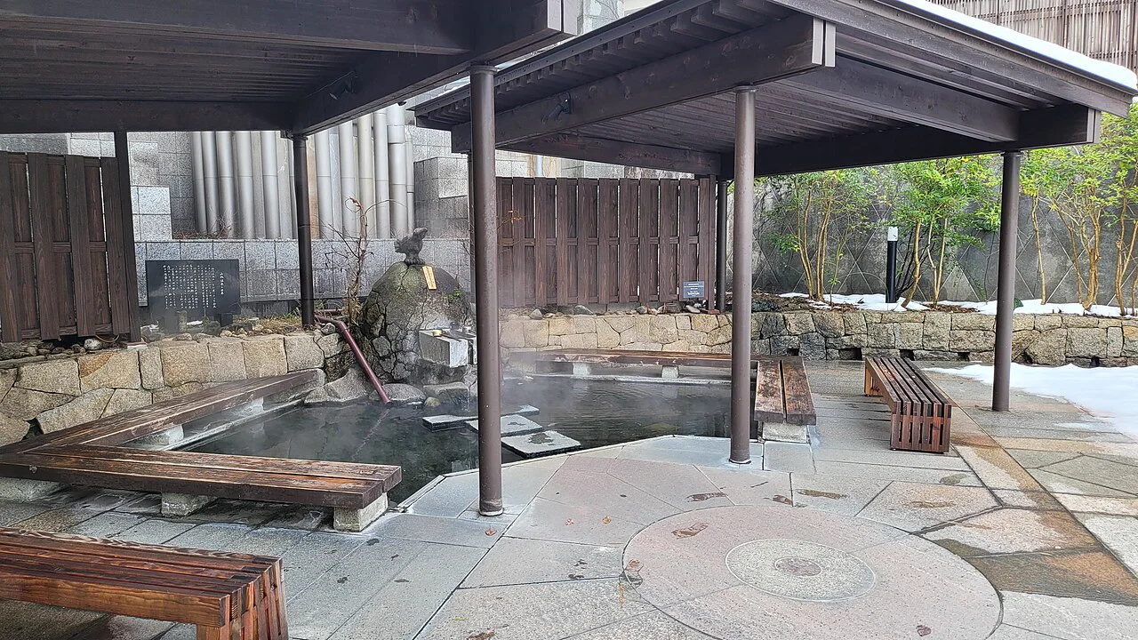 雪後的山代溫泉浴場休憩空間,2026年1月拍攝