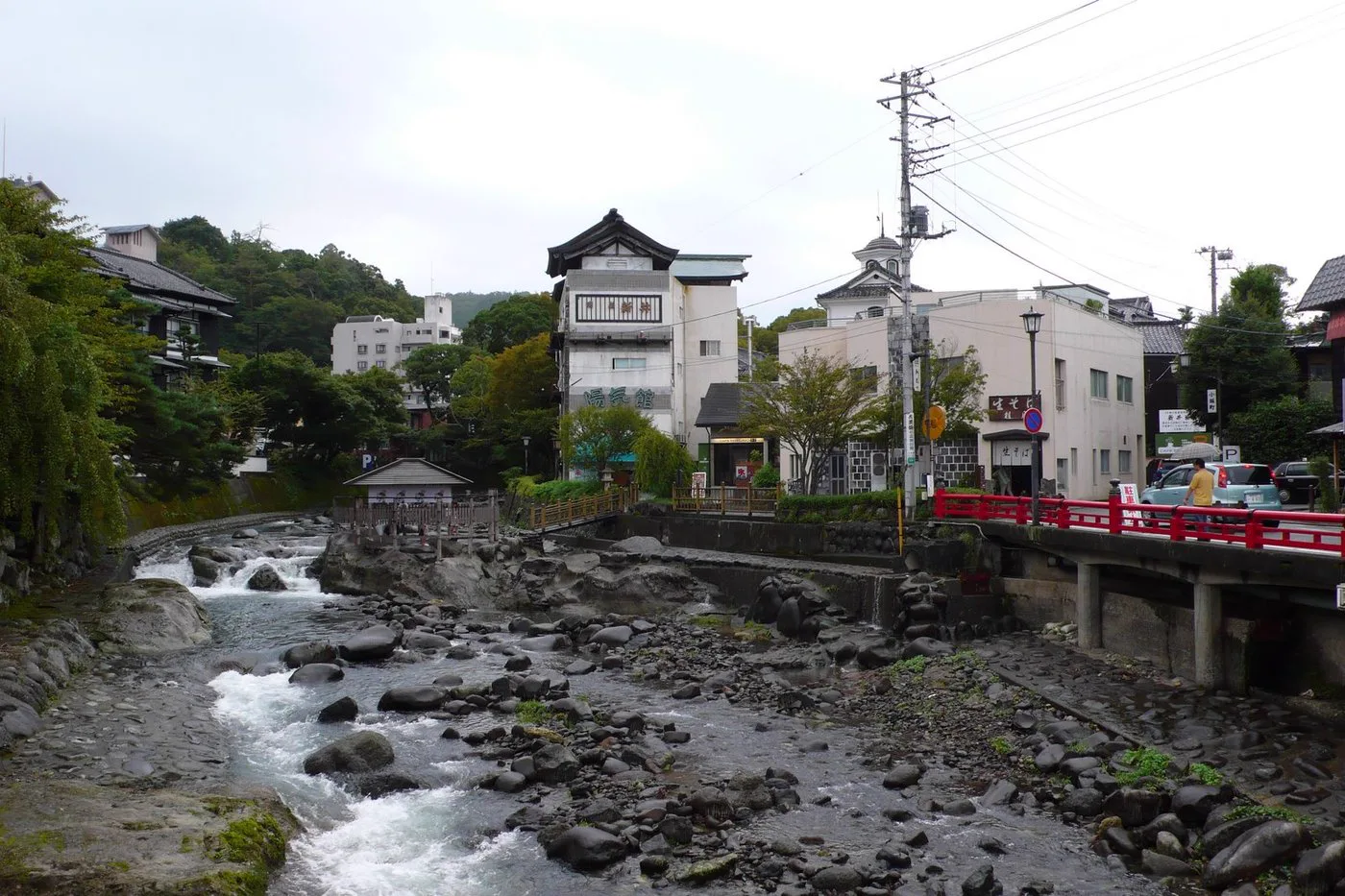 白骨溫泉住宿比較：景觀、浴場與退房後交通怎麼取捨
