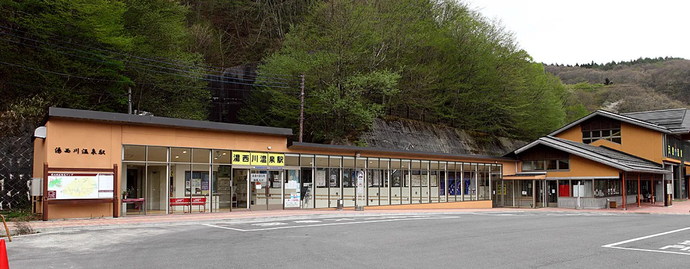 阿寒湖溫泉冬季值得住嗎？結冰湖、冬華美、雪見泡湯與交通風險一次判斷