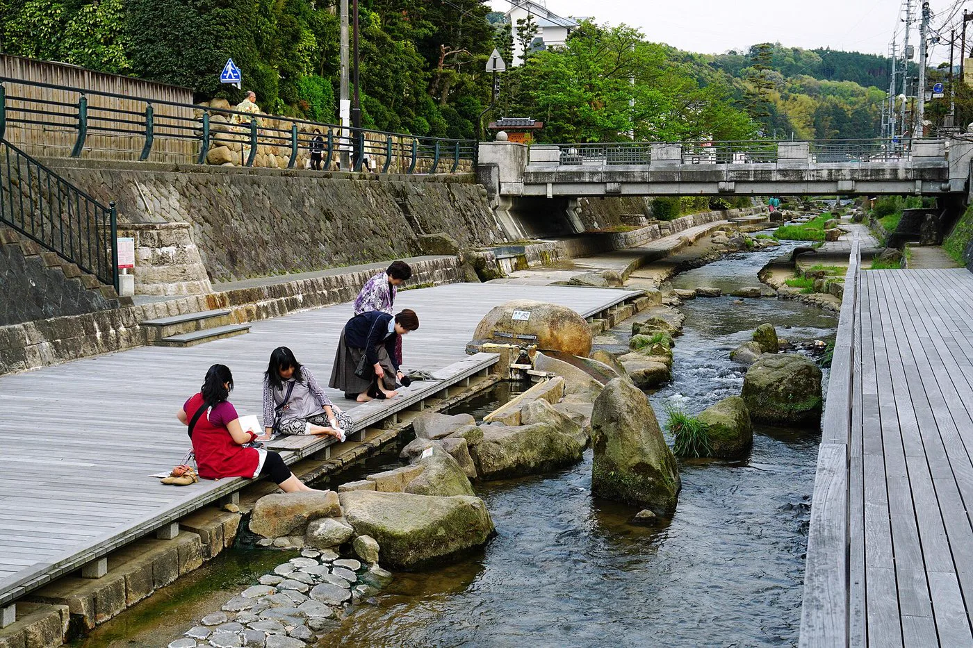 熱海溫泉旅館怎麼選？海景、泉源掛流、客房溫泉與無車住宿一次分流